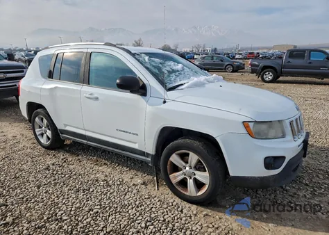 2012 Jeep Compass Sport z USA, uszkodzony, nr VIN 1C4NJCBA7CD724601